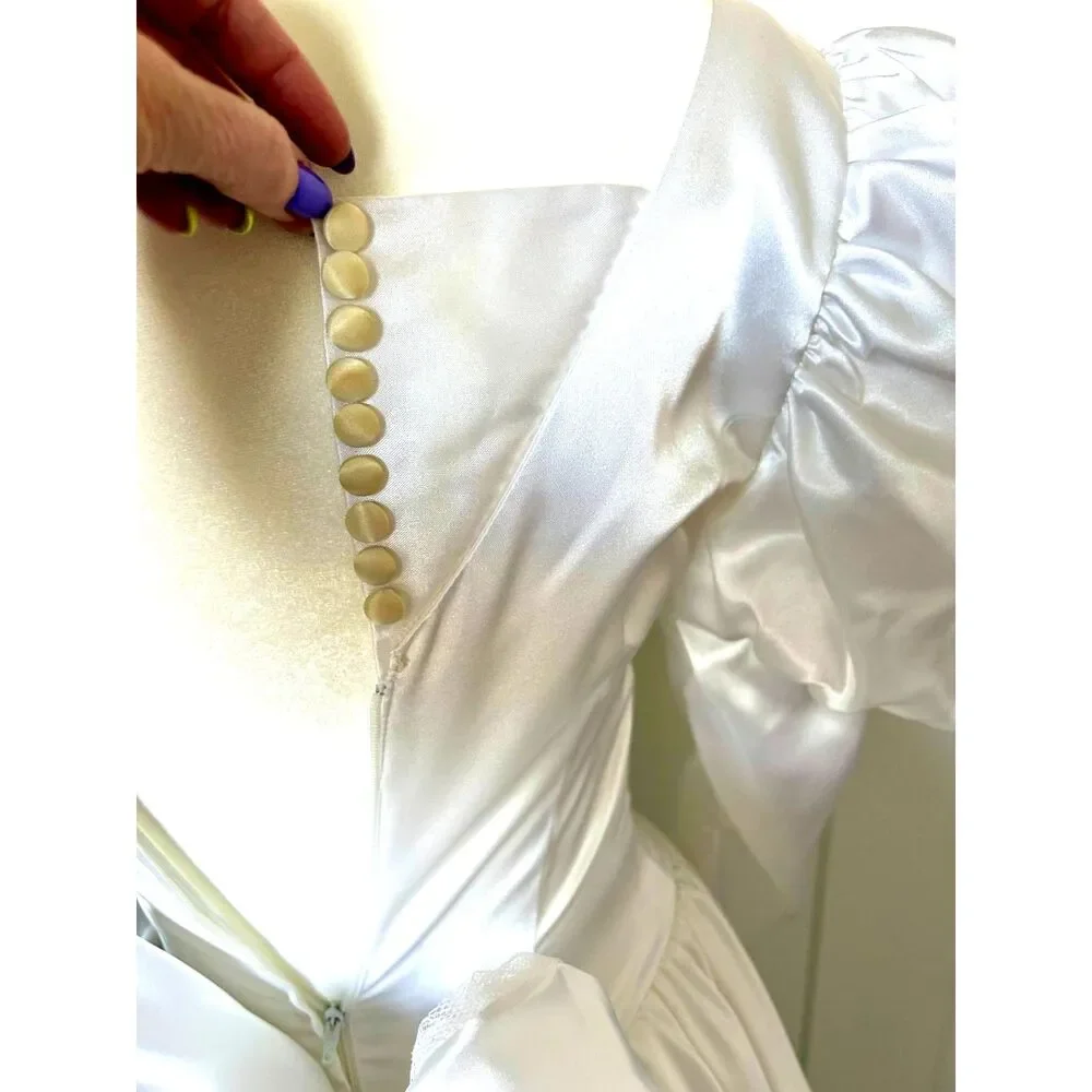 VINTAGE WEDDING DRESS Preference Satin Beaded Puff-Sleeves Bustle-bow Train Sz 1